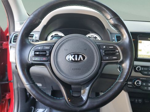 Certified 2017 Kia Niro Touring image 22
