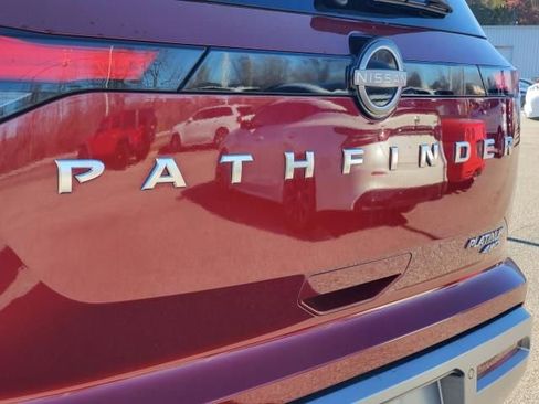 Used 2023 Nissan Pathfinder Platinum w/ Cargo Package image 17