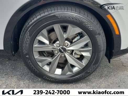 Certified 2024 Kia Sportage SX FWD image 7