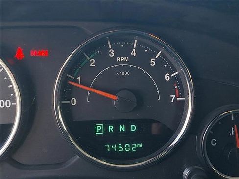 Used 2018 Jeep Wrangler Sport image 11