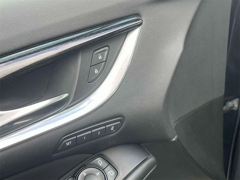 Used 2020 Buick Enclave Avenir w/ Avenir Technology Package image 27