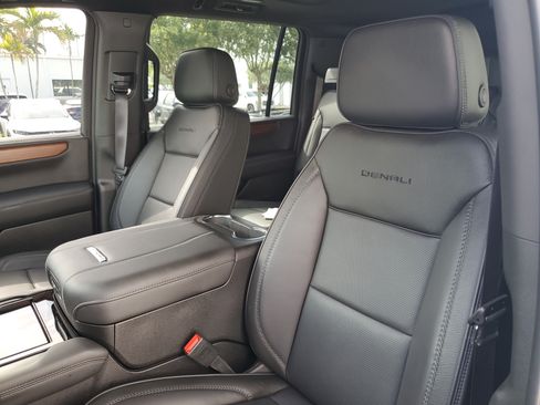 Used 2026 GMC Yukon XL Denali w/ Sun & Power Step Package RWD image 12