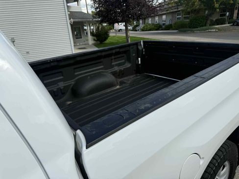 Used 2019 Toyota Tundra SR image 10