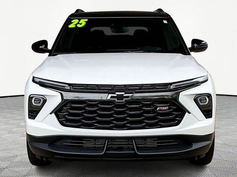 Used 2025 Chevrolet TrailBlazer RS image 2