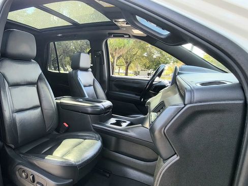 Used 2021 Chevrolet Tahoe LT w/ LT Signature Package image 5