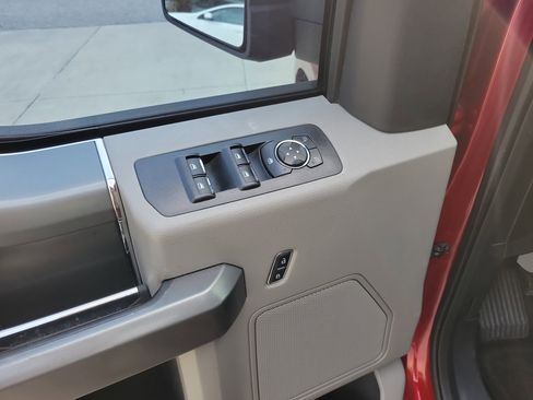 Used 2017 Ford F150 XLT w/ Equipment Group 302A Luxury image 11