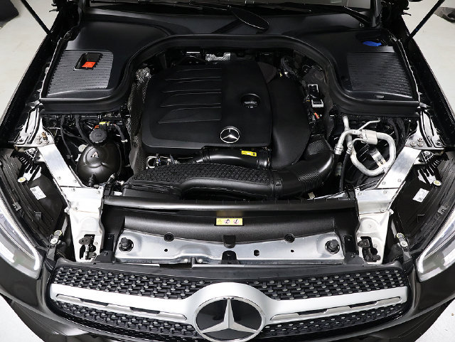 Used 2021 Mercedes-Benz GLC 300 4MATIC image 40