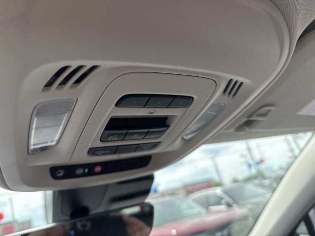 Used 2023 Buick Envision Avenir AWD/4WD image 36