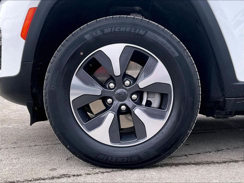 Used 2023 Jeep Grand Cherokee 4WD 4xe image 7