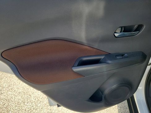 Used 2023 Nissan Kicks SR FWD image 11