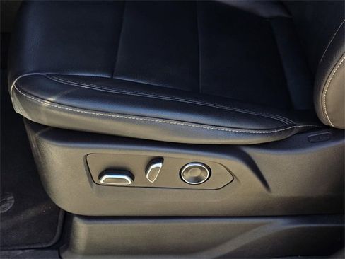 Used 2021 Cadillac Escalade Luxury image 21