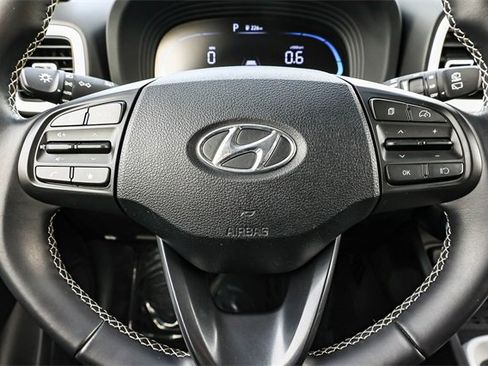 Certified 2023 Hyundai Venue Limited image 25