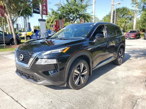 Certified 2023 Nissan Rogue SL w/ SL Premium Package FWD image 3