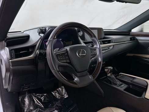 Used 2019 Lexus ES 350 image 9