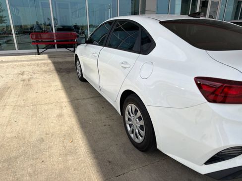 Used 2024 Kia Forte LX FWD image 16
