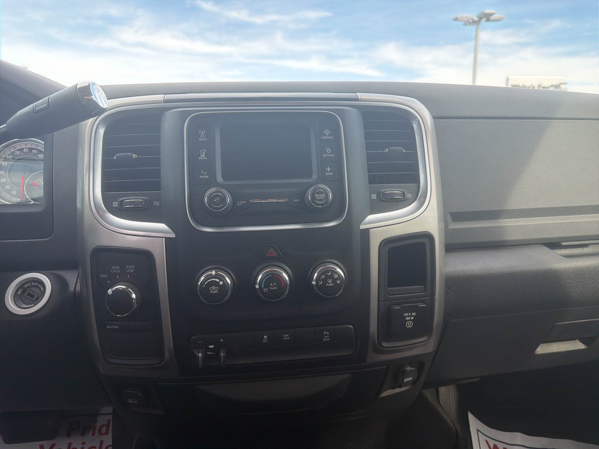 Used 2016 RAM 2500 SLT w/ Luxury Group AWD/4WD image 10