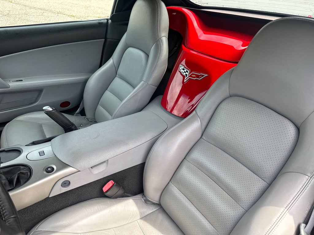 Used 2005 Chevrolet Corvette Convertible w/ Preferred Equipment Group RWD image 20