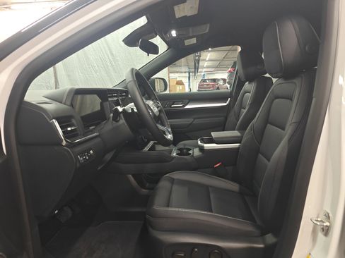 Used 2026 GMC Terrain Elevation w/ Elevation Premium Package image 5