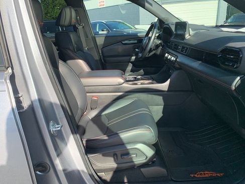 Used 2024 Honda Pilot TrailSport image 30