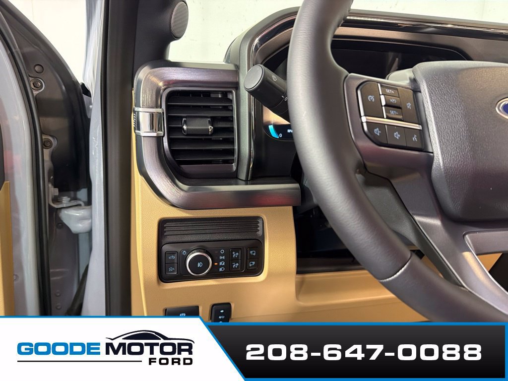 Used 2025 Ford F350 Lariat w/ Chrome Package AWD/4WD image 14