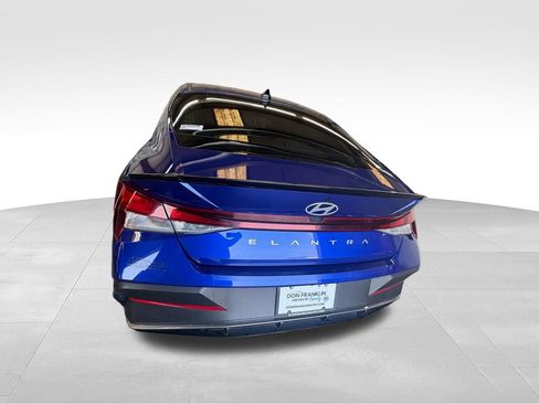Used 2025 Hyundai Elantra Sport FWD image 5