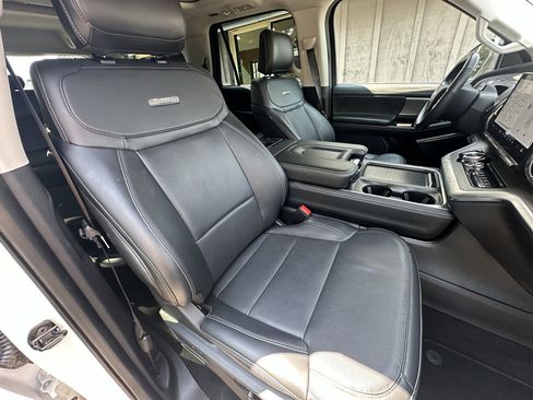 Used 2025 Ford Expedition Max Platinum AWD/4WD image 12