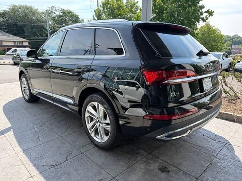 Used 2023 Audi Q7 3.0T Premium w/ Convenience Package AWD/4WD image 3