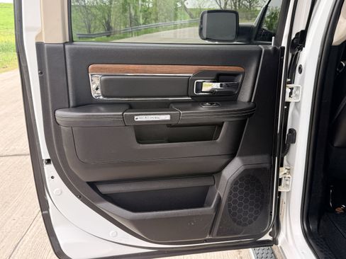 Used 2015 RAM 1500 Laramie w/ Convenience Group image 29