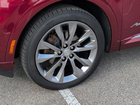 Used 2021 Buick Envision Avenir w/ Technology Package II image 12