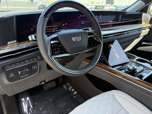 Used 2026 Cadillac Escalade Platinum Sport w/ LPO, ONYX Package image 44