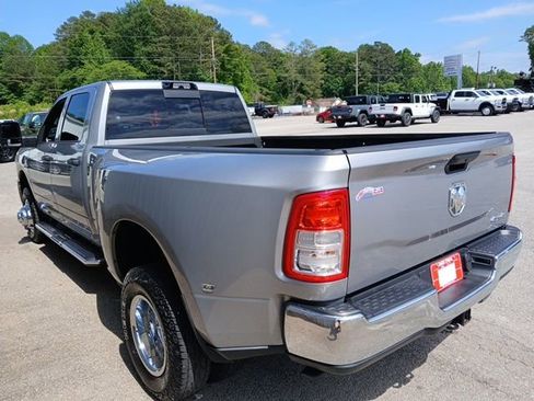 Used 2024 RAM 3500 Tradesman w/ Chrome Appearance Group AWD/4WD image 9