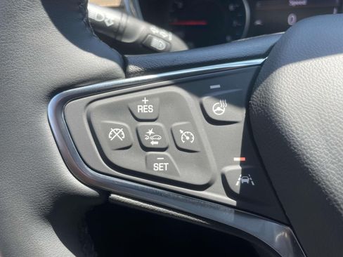 Used 2024 Chevrolet Equinox Premier AWD/4WD image 22