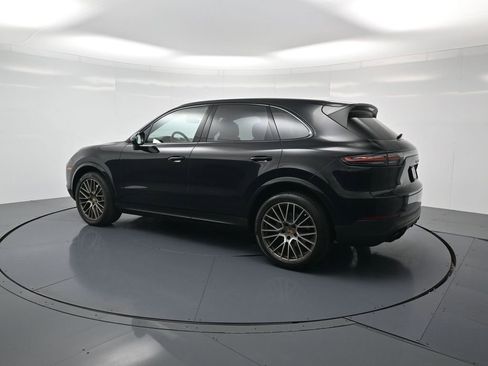 Certified 2023 Porsche Cayenne S Platinum image 3