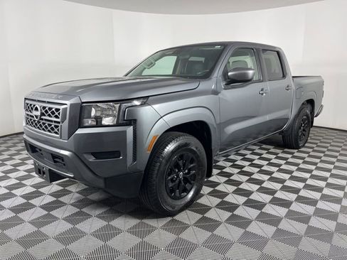 Used 2024 Nissan Frontier SV image 5