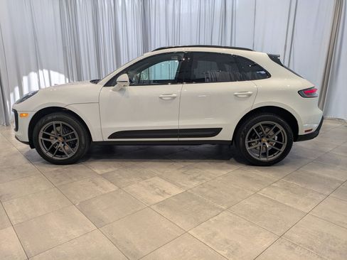 Used 2025 Porsche Macan image 2