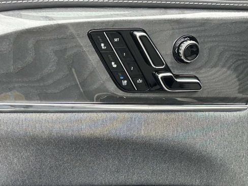 New 2026 Cadillac Escalade IQL Sport 1 w/ LPO, ONYX Package AWD/4WD image 18