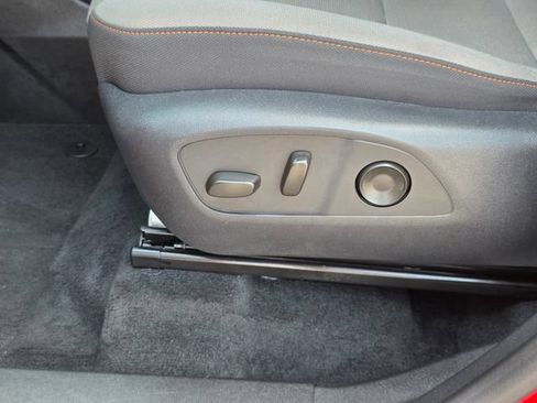 Used 2026 Chevrolet Traverse LT w/ Driver Confidence Package FWD image 22