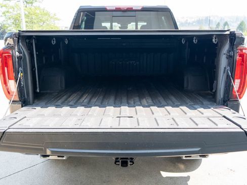 Used 2023 GMC Sierra 1500 AT4 w/ AT4 Premium Package AWD/4WD image 37