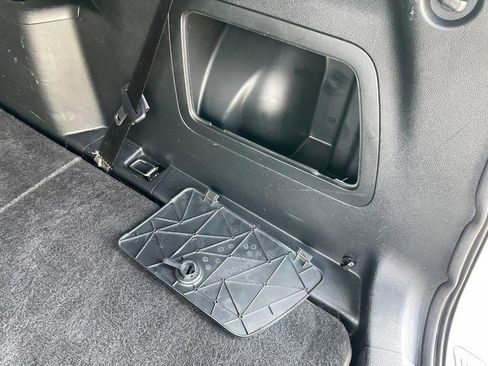 Used 2018 Ford Explorer FWD image 13