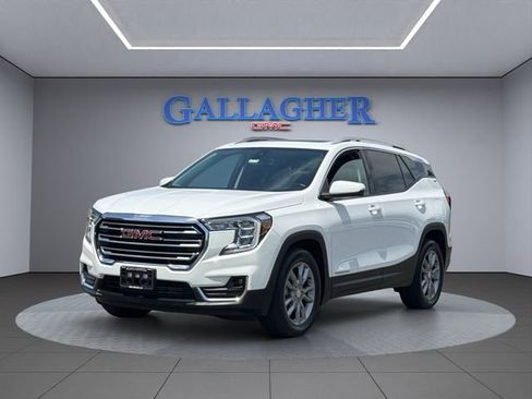 Used 2022 GMC Terrain SLT w/ Infotainment Package II AWD/4WD image 11