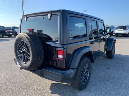 Used 2024 Jeep Wrangler Unlimited Sport AWD/4WD image 8