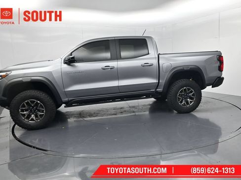 Used 2024 Chevrolet Colorado ZR2 w/ Technology Package AWD/4WD image 4