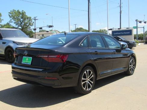 Used 2023 Volkswagen Jetta Sport image 6