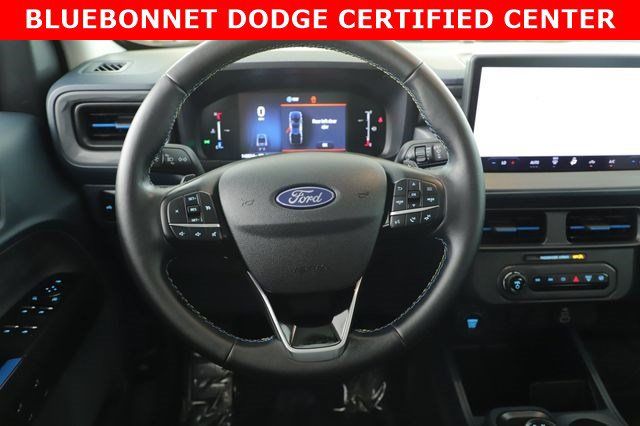 Used 2025 Ford Maverick Lobo AWD/4WD image 16