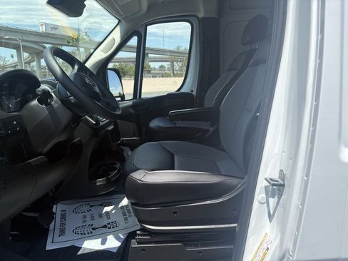 Used 2026 RAM ProMaster 2500 w/ Convenience Group FWD image 35