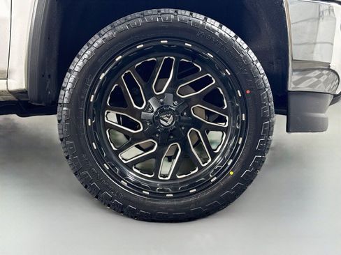 Used 2018 GMC Sierra 1500 2WD Regular Cab image 32