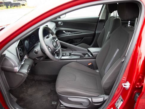 Used 2024 Hyundai Elantra SEL FWD image 20
