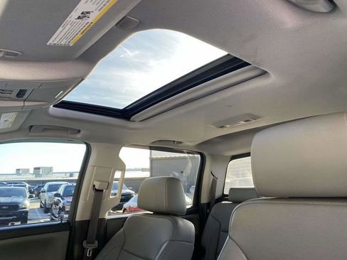 Used 2018 GMC Sierra 1500 SLT image 16