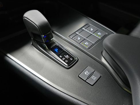 New 2026 Lexus UX 300h FWD image 24