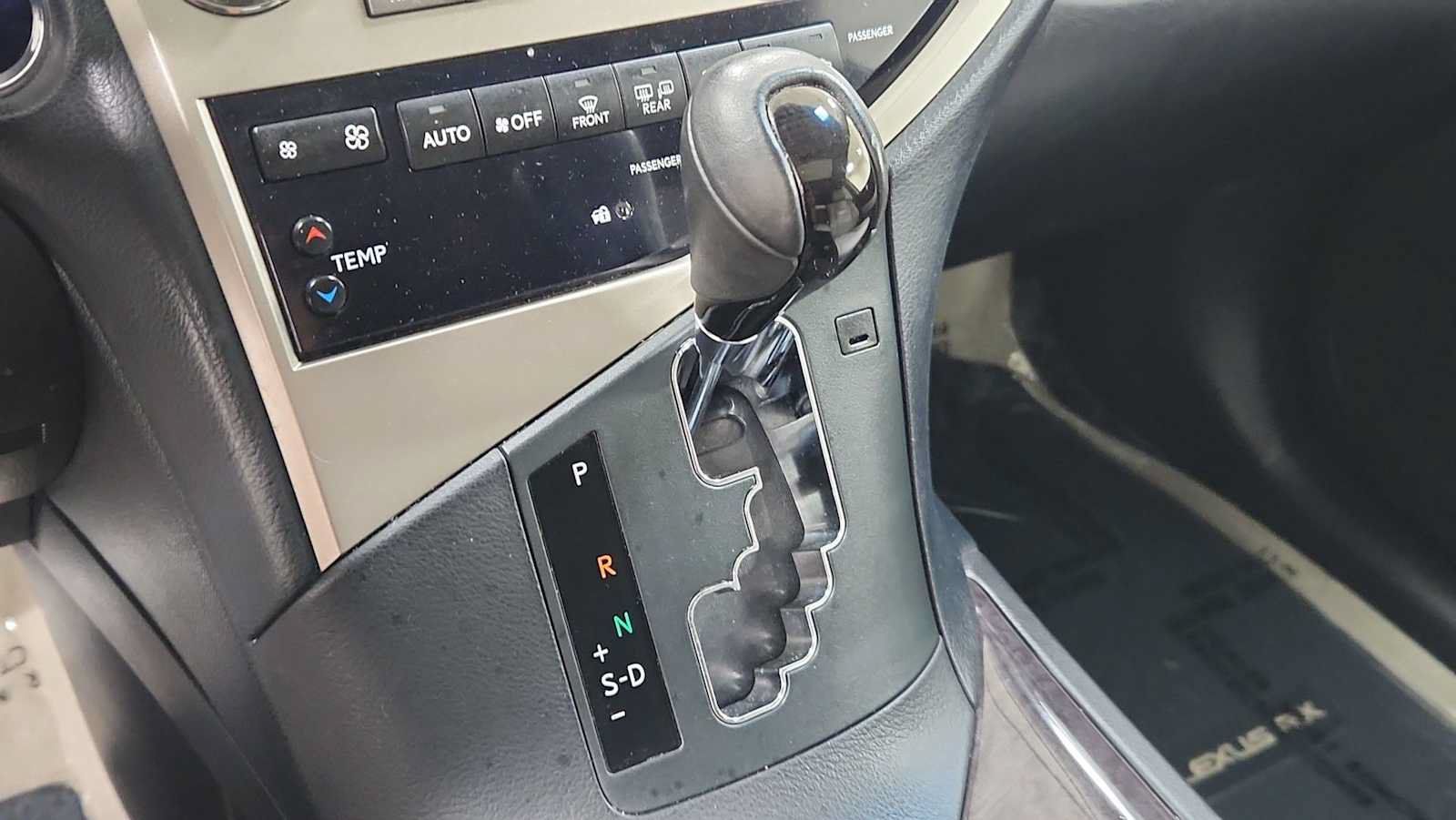 Used 2015 Lexus RX 450h AWD image 22